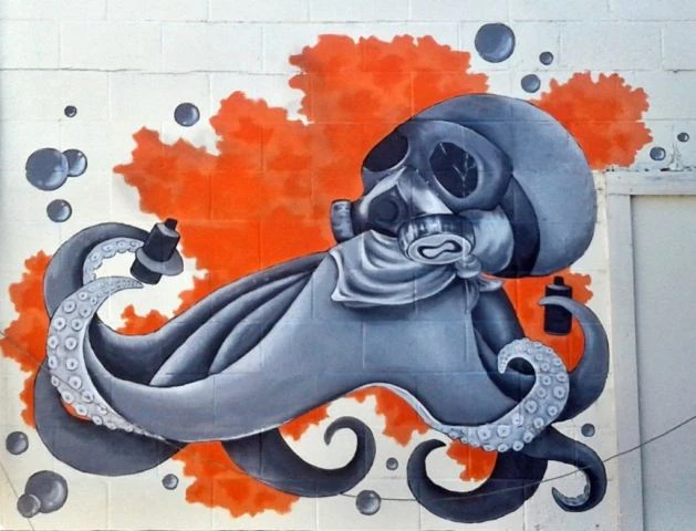 Lumos Plaza Murals - See & Do - Street Art