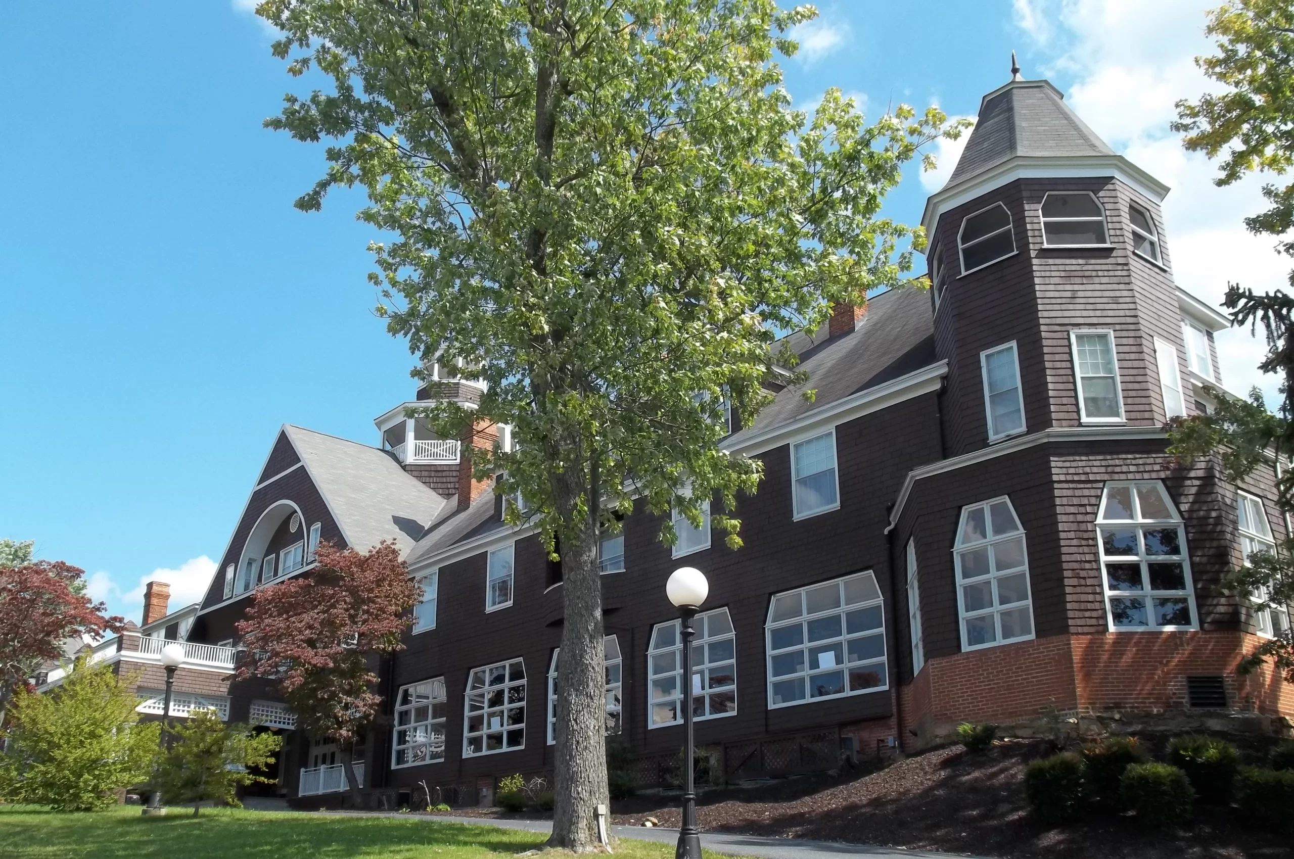 Fairfax Hall Dining Room - See & Do - Attractions
